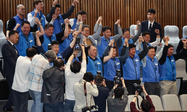 5��1�� '�ٷ����ǳ���뵿��' 63�⸸�� �����Ϸ� �� ������������ � ����